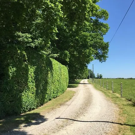 Nyaraló Ferme De Riou *