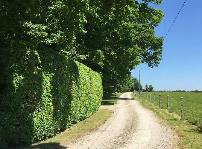 בית נופש Ferme De Riou *